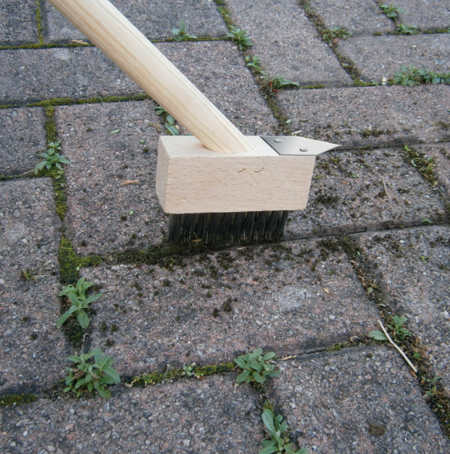 WOODEN BLOCK PAVING CLEANER