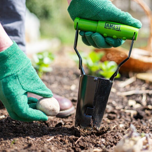 AMES Hand Bulb Planter - Carbon Steel-Easy Garden Centre