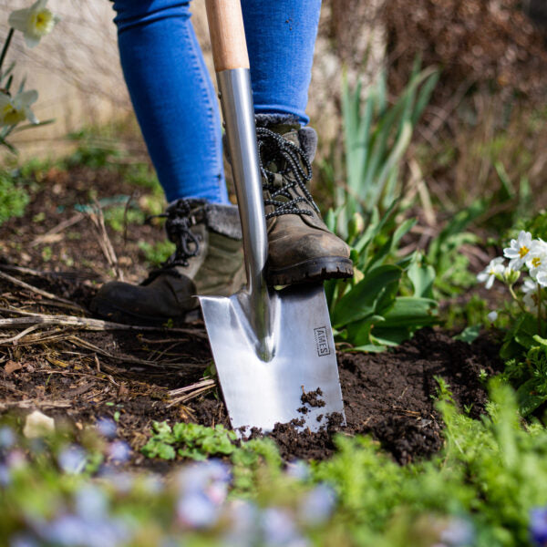 AMES STAINLESS STEEL PLANTING SPADE-Easy Garden Centre