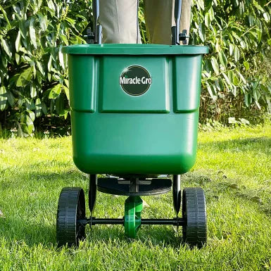 Miracle-Gro Rotary Spreader 72inch